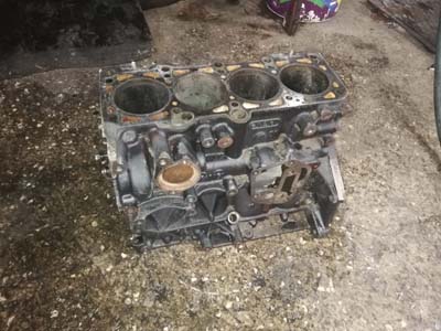 Audi A4 çıkma motor boş blok 1 8 Turbolu AWT Kodlu parça numarası 06A103021K
